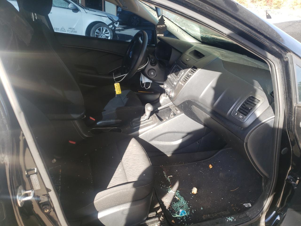 Photo 5 from auction – 2016 KIA FORTE LX with VIN KNAFK4A66G5602684