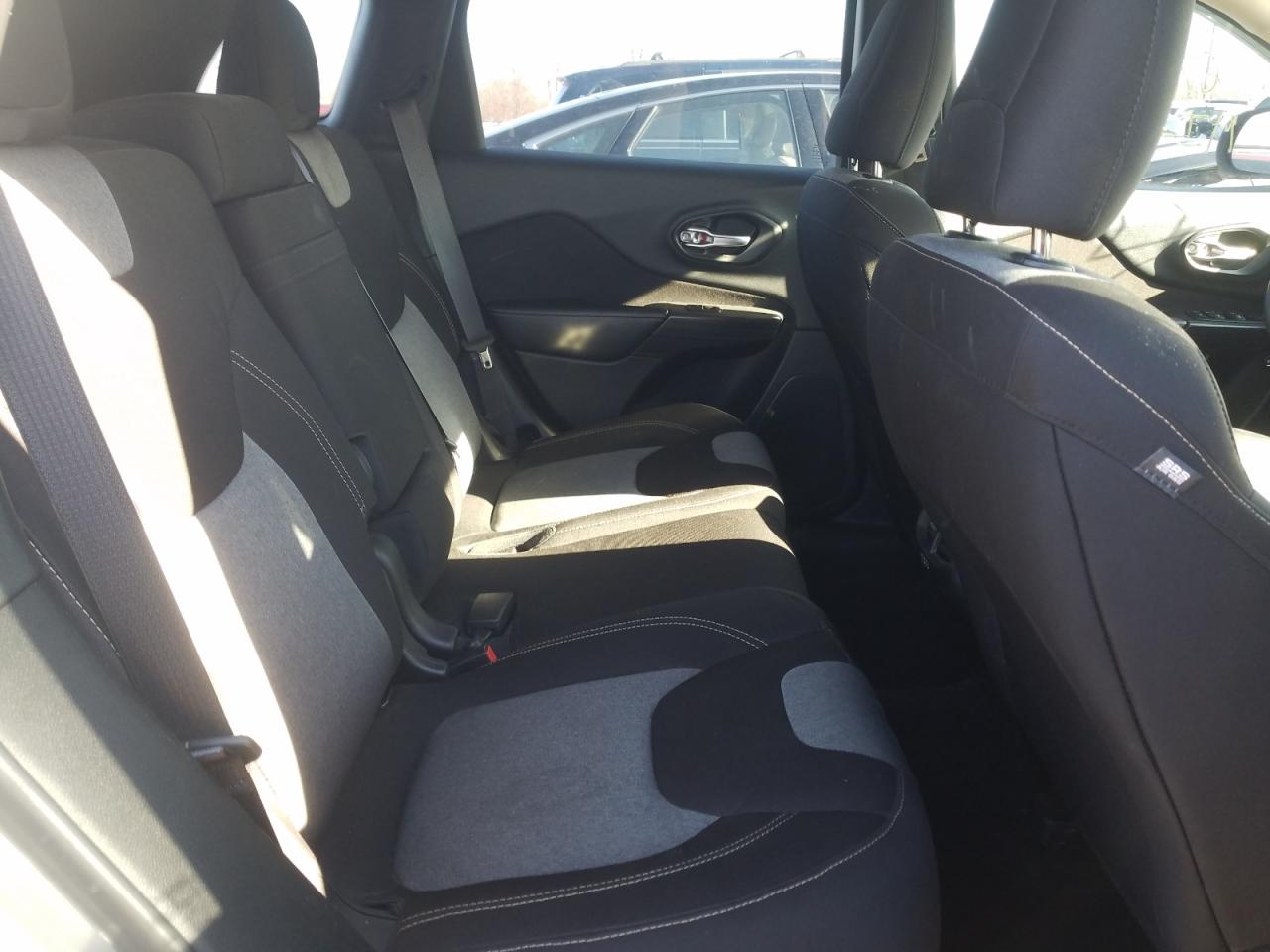 Photo 6 from auction – 2016 JEEP CHEROKEE S with VIN 1C4PJLAB0GW138058