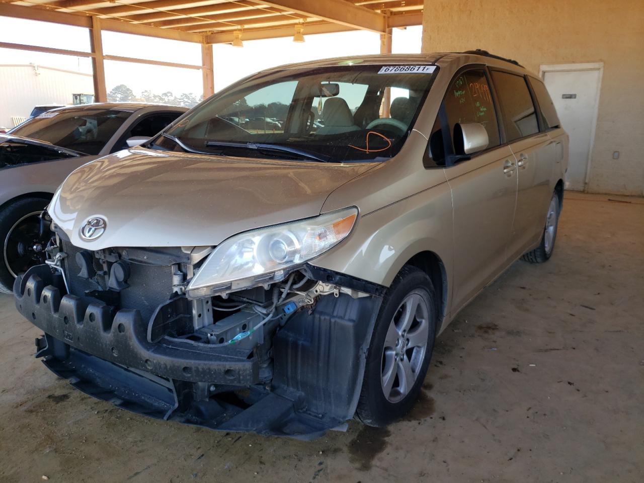 Photo 2 from auction – 2011 TOYOTA SIENNA LE with VIN 5TDKK3DC9BS004279