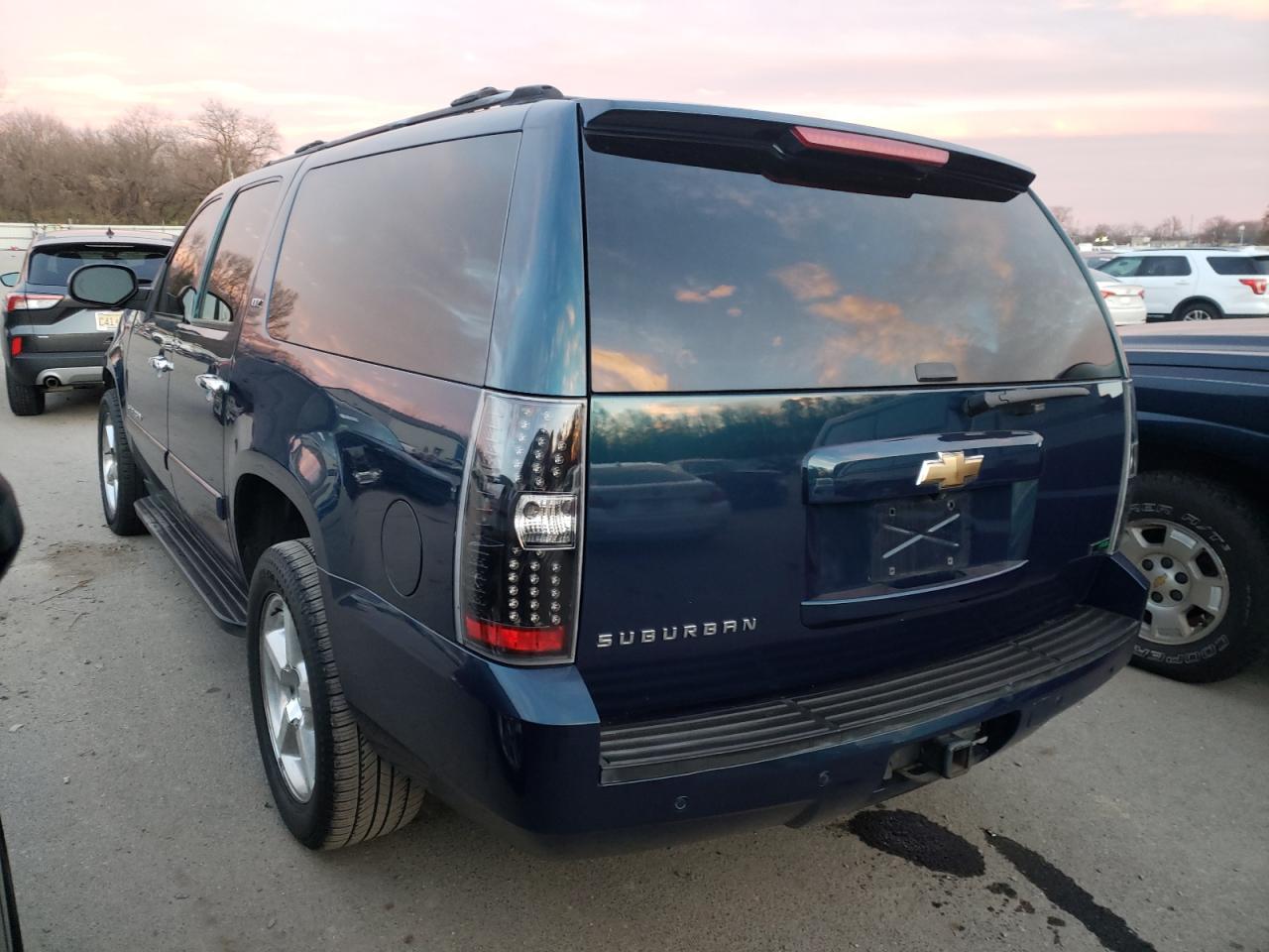 Photo 3 from auction – 2007 CHEVROLET SUBURBAN K with VIN 3GNFK16377G214749