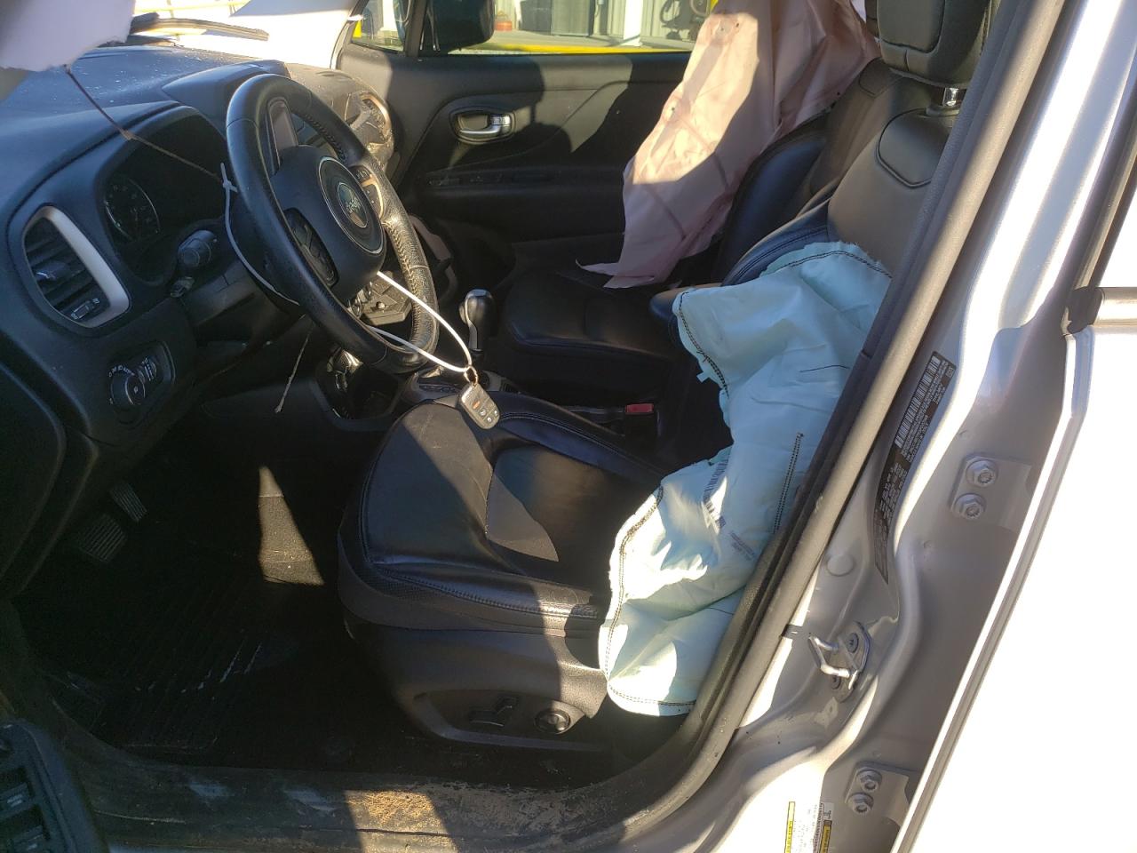 Photo 5 from auction – 2016 JEEP RENEGADE L with VIN ZACCJBDT6GPD23368