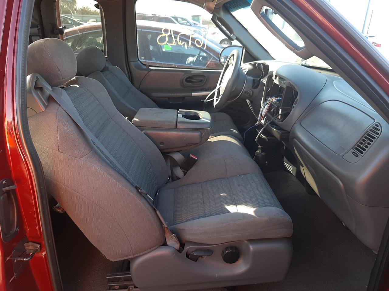 Photo 5 from auction – 2003 FORD F150 with VIN 2FTRX17W43CA54904