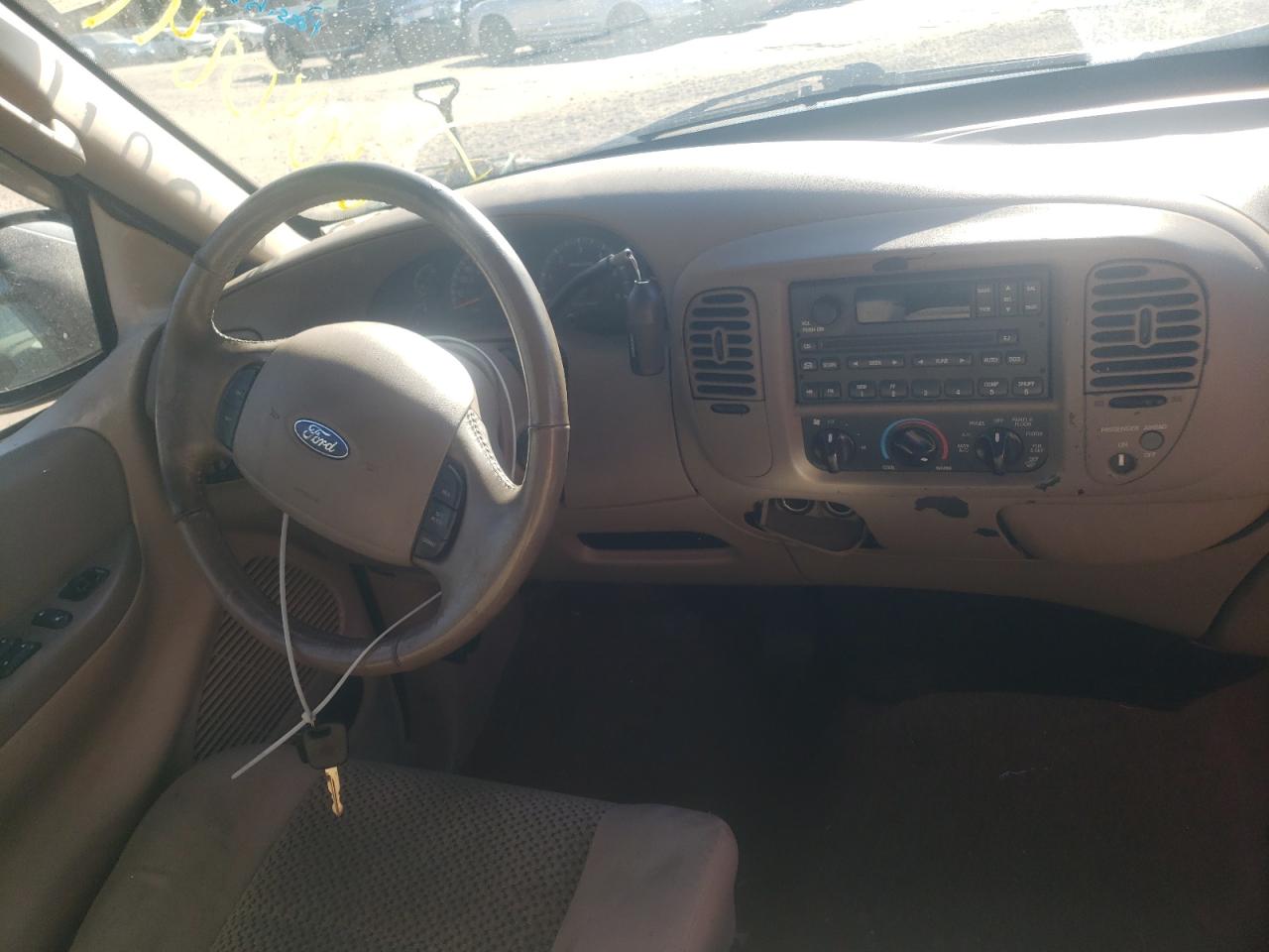 Photo 9 from auction – 2002 FORD F150 with VIN 2FTRX07W32CA85635