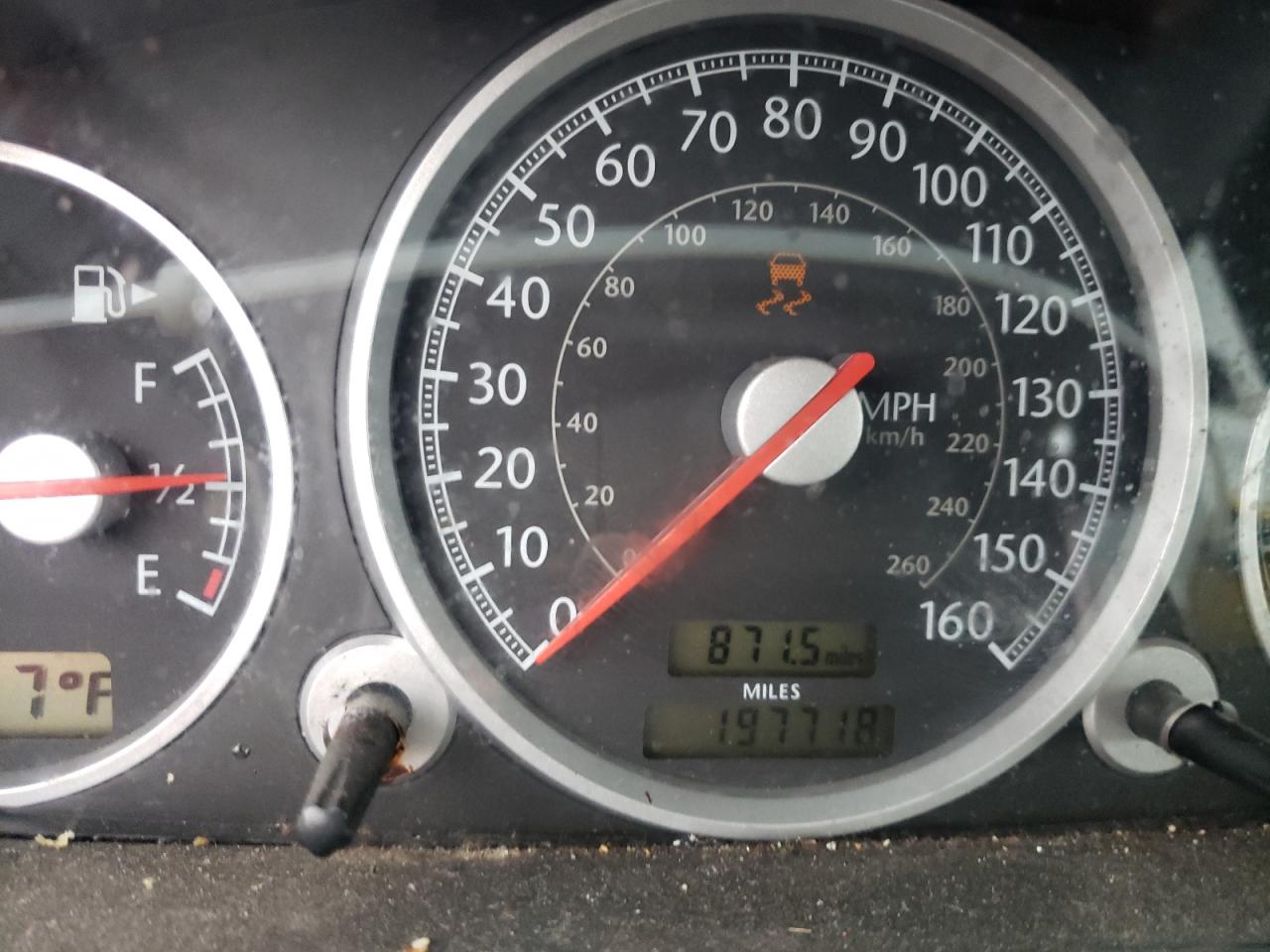 Photo 8 from auction – 2004 CHRYSLER CROSSFIRE with VIN 1C3AN69L44X018783