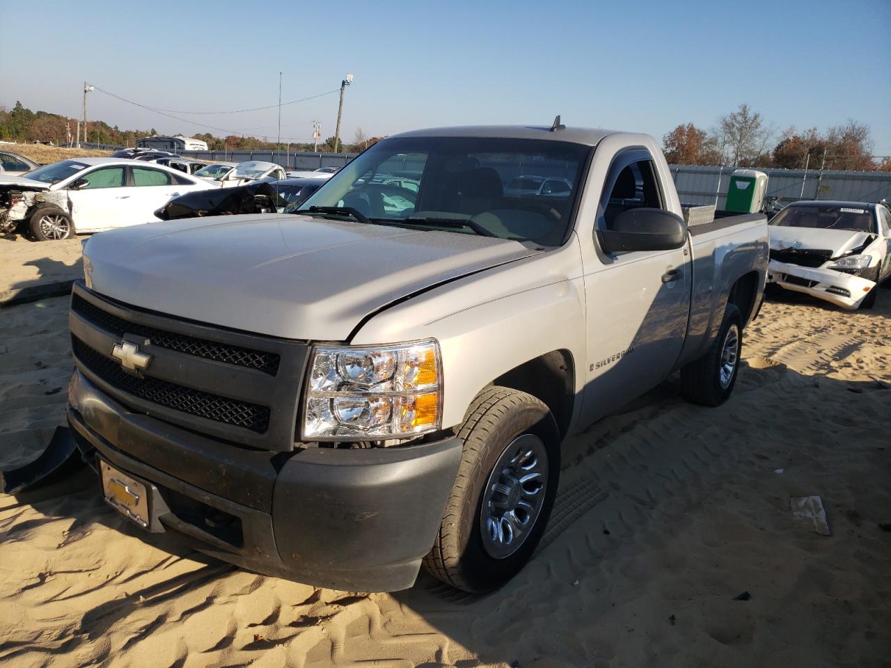 Photo 2 from auction – 2007 CHEVROLET SILVERADO with VIN 1GCEC14C07Z514170