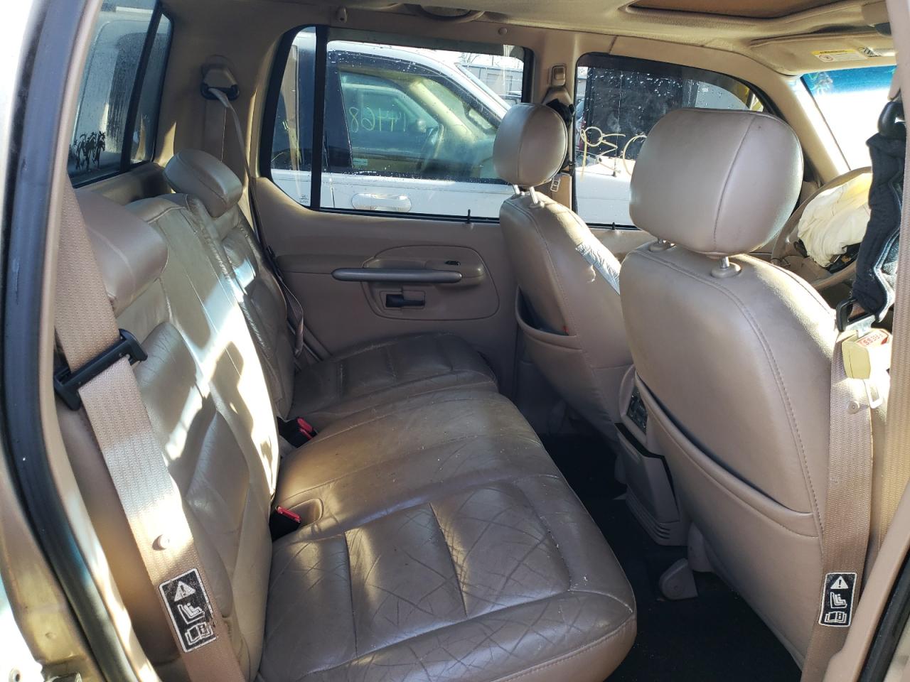 Photo 6 from auction – 2002 FORD EXPLORER S with VIN 1FMZU77E72UA94603