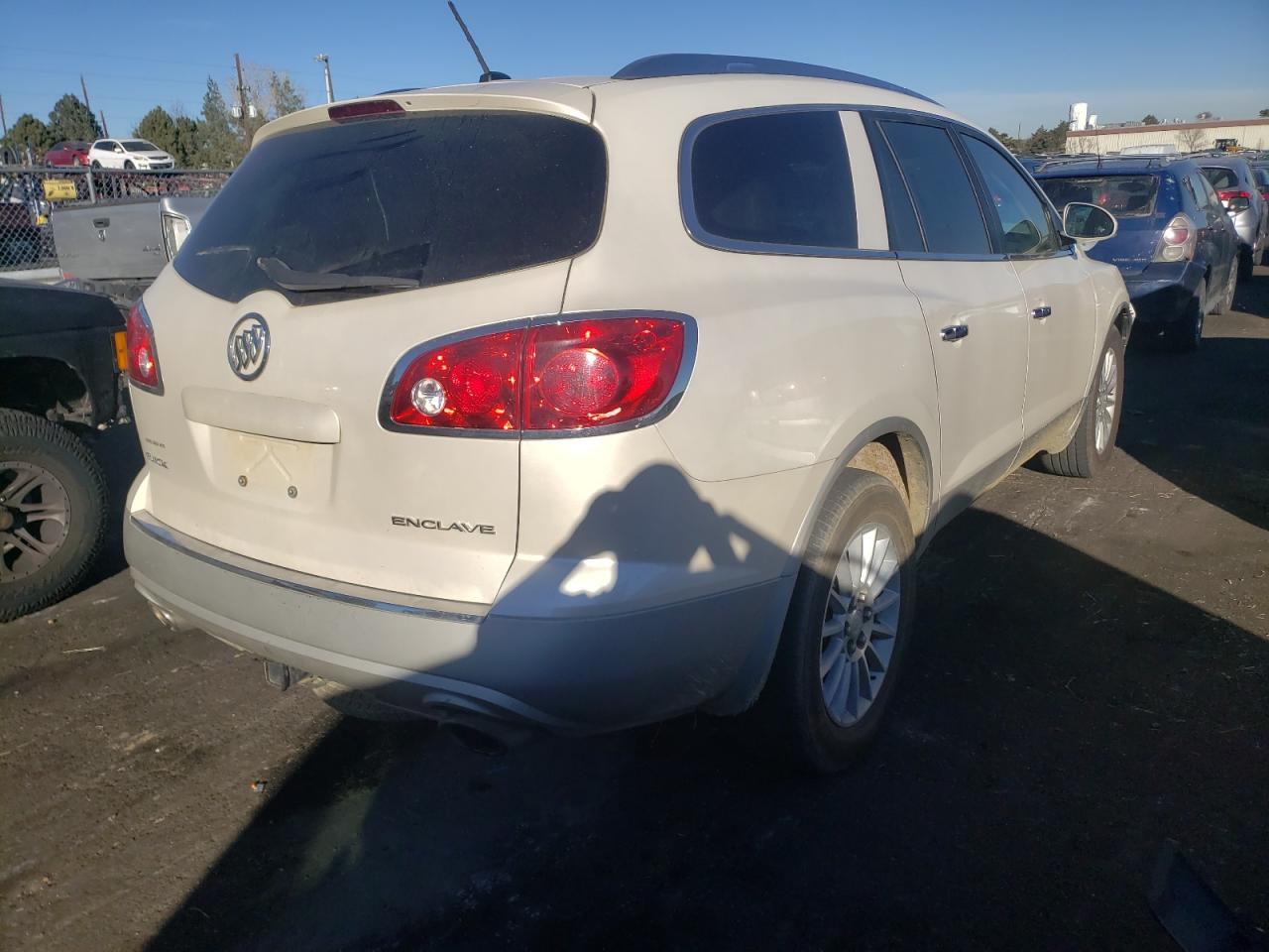 Photo 4 from auction – 2011 BUICK ENCLAVE CX with VIN 5GAKRAED7BJ192581
