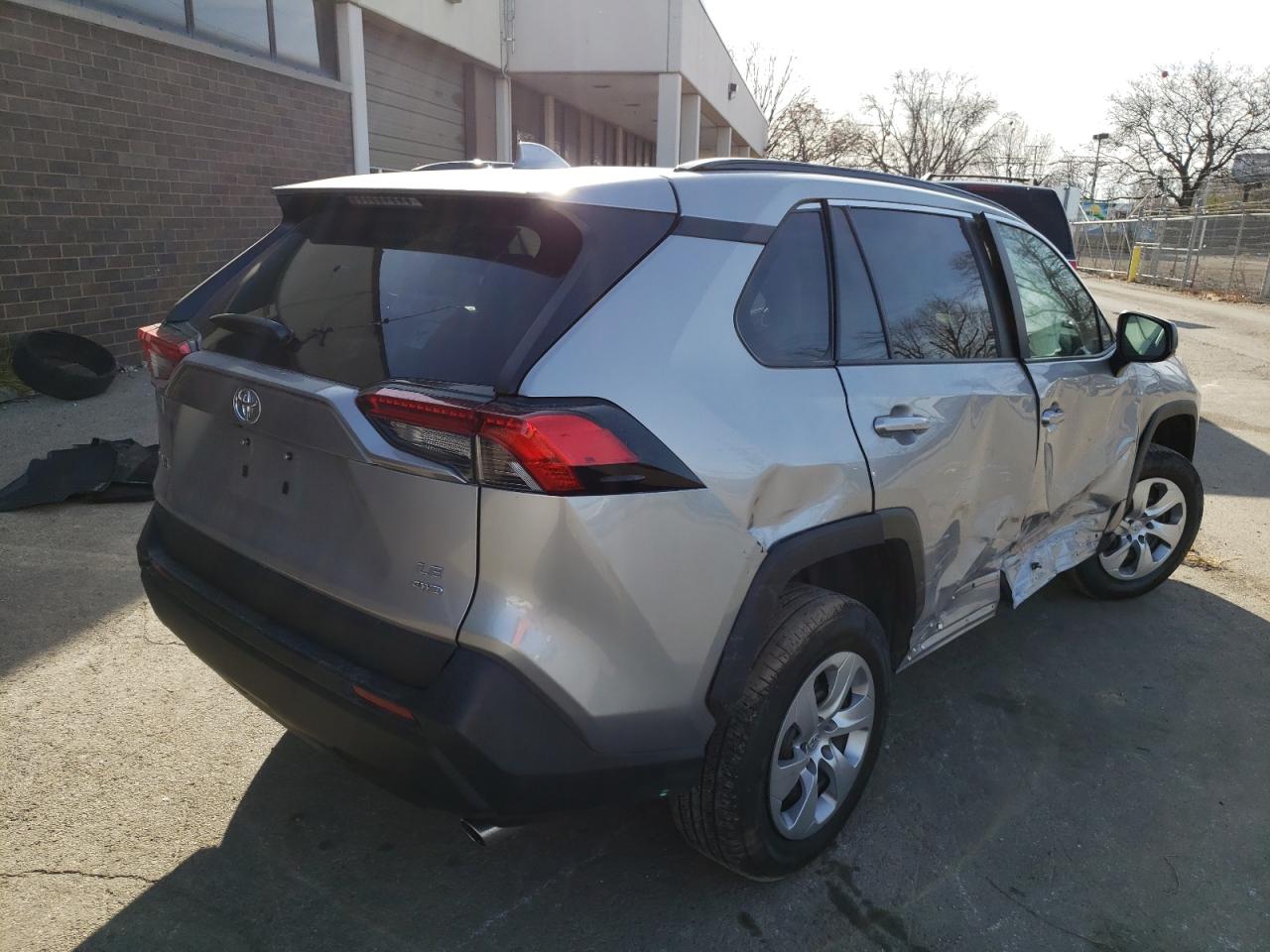Photo 4 from auction – 2021 TOYOTA RAV4 LE with VIN 2T3F1RFV0MC157402