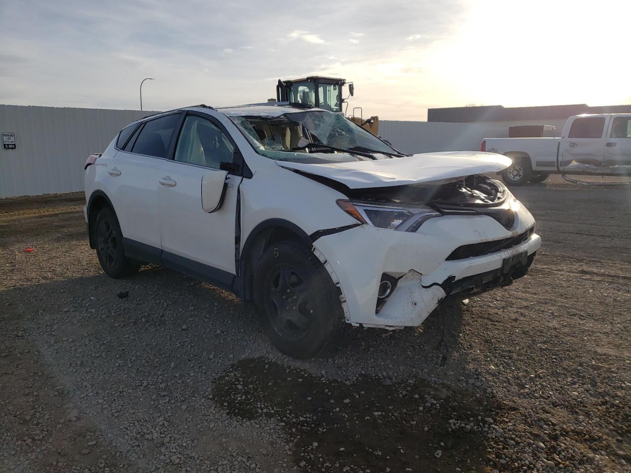 TOYOTA RAV4 XLE 2017 with VIN JTMRFREV8HD204595 - Photo from auction
