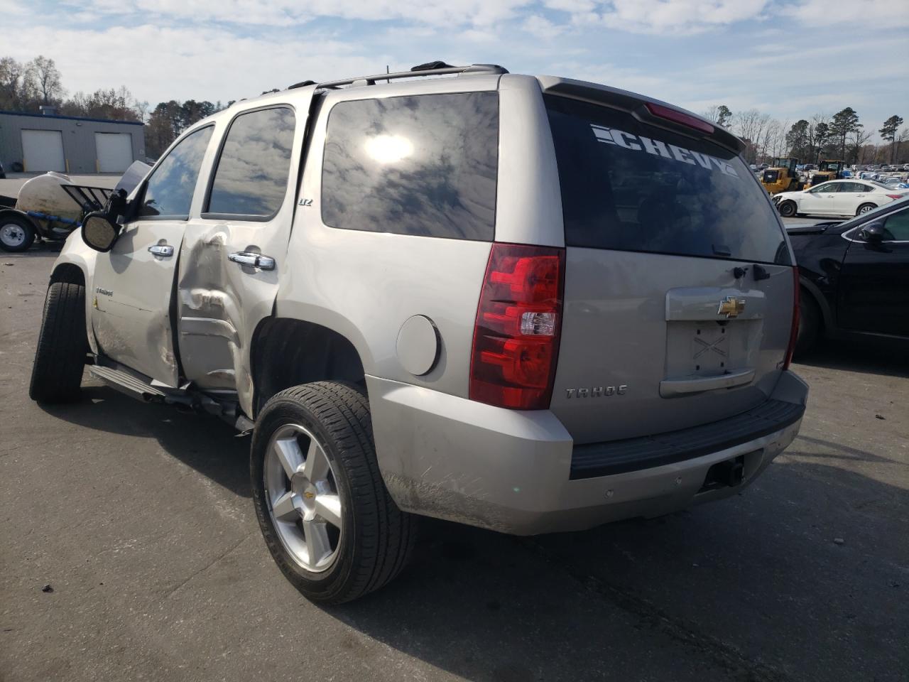 Photo 3 from auction – 2007 CHEVROLET TAHOE C150 with VIN 1GNFC13067J348691