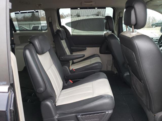 Photo 6 from auction – 2010 CHRYSLER TOWN & COU with VIN 2A4RR8D18AR320344