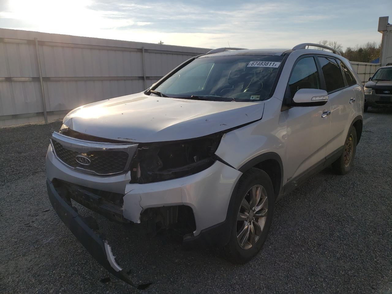 Photo 2 from auction – 2011 KIA SORENTO EX with VIN 5XYKUDA20BG057865