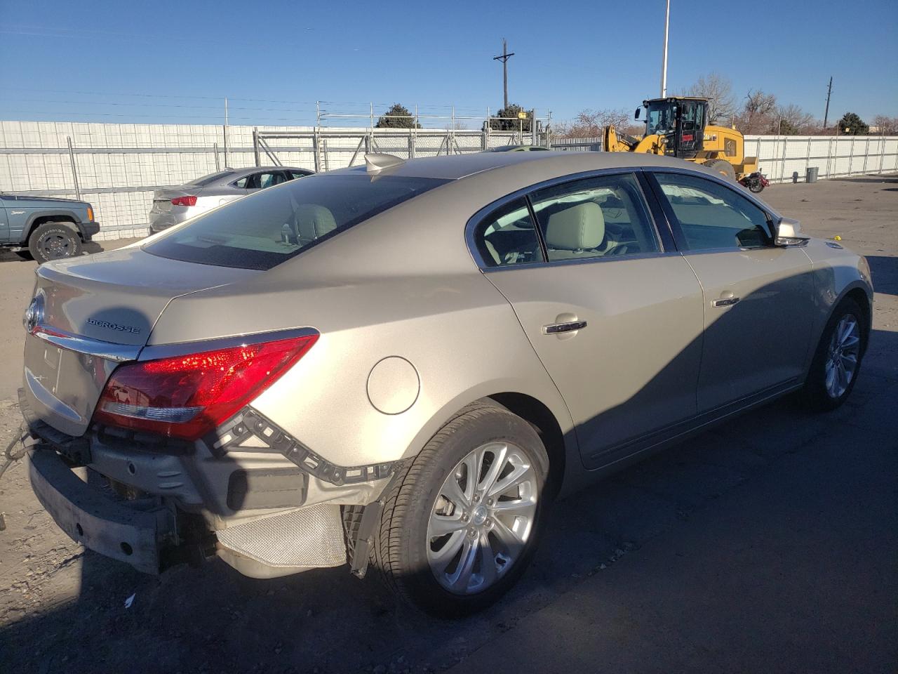 Photo 4 from auction – 2015 BUICK LACROSSE with VIN 1G4GB5G36FF332211
