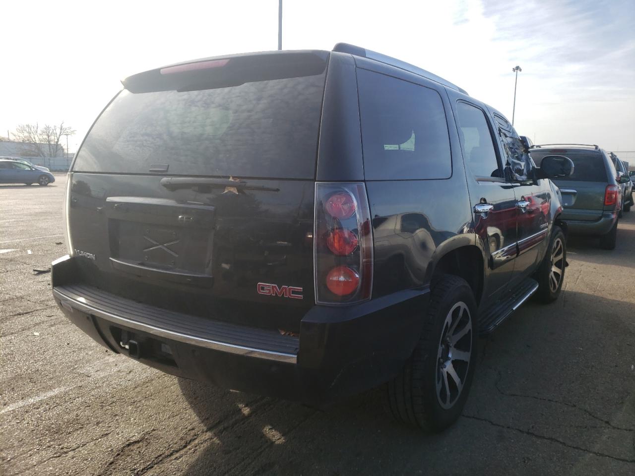 Photo 4 from auction – 2007 GMC YUKON DENA with VIN 1GKFK638X7J225284