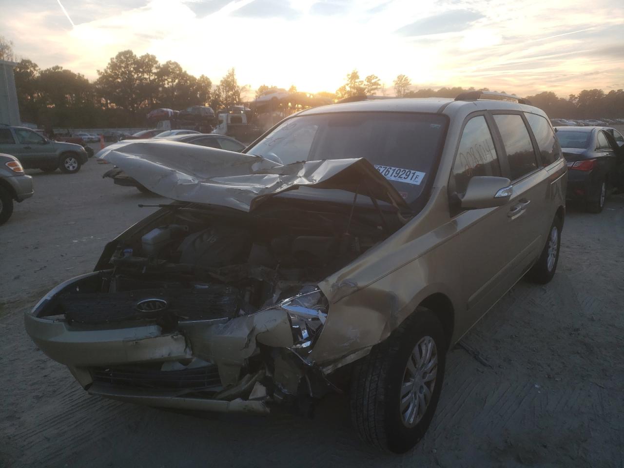 Photo 2 from auction – 2011 KIA SEDONA LX with VIN KNDMG4C78B6368228
