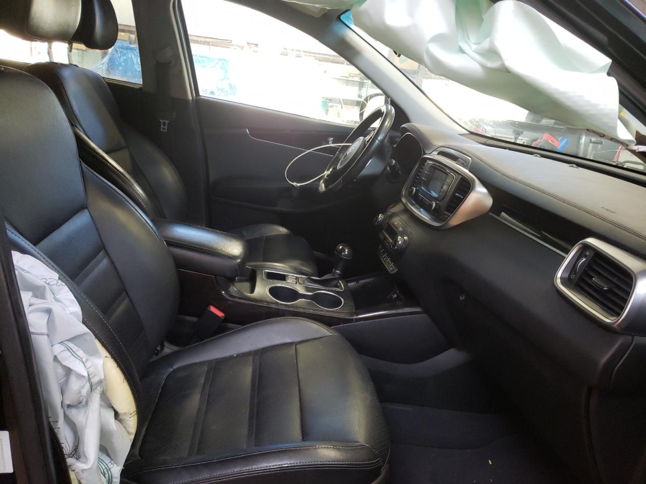 Photo 5 from auction – 2016 KIA SORENTO EX with VIN 5XYPHDA56GG070776