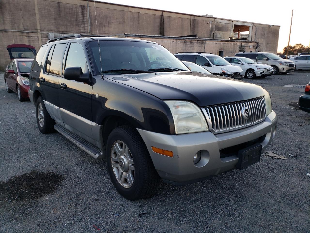 MERCURY MOUNTAINEE 2003 with VIN 4M2DU86K63UJ12810 - Photo from auction