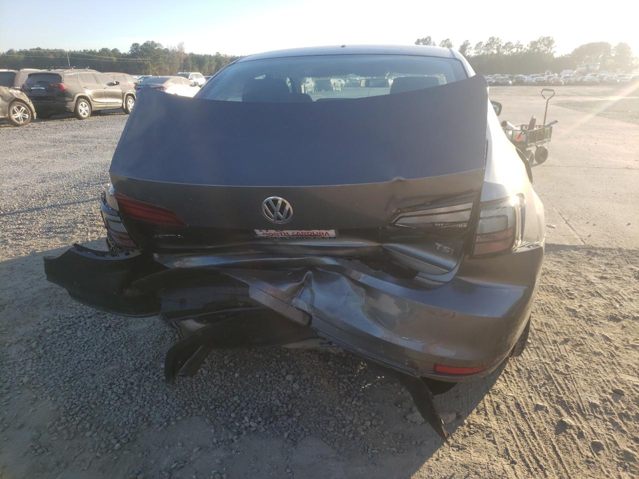 Photo 9 from auction – 2017 VOLKSWAGEN JETTA S with VIN 3VW2B7AJ7HM406706