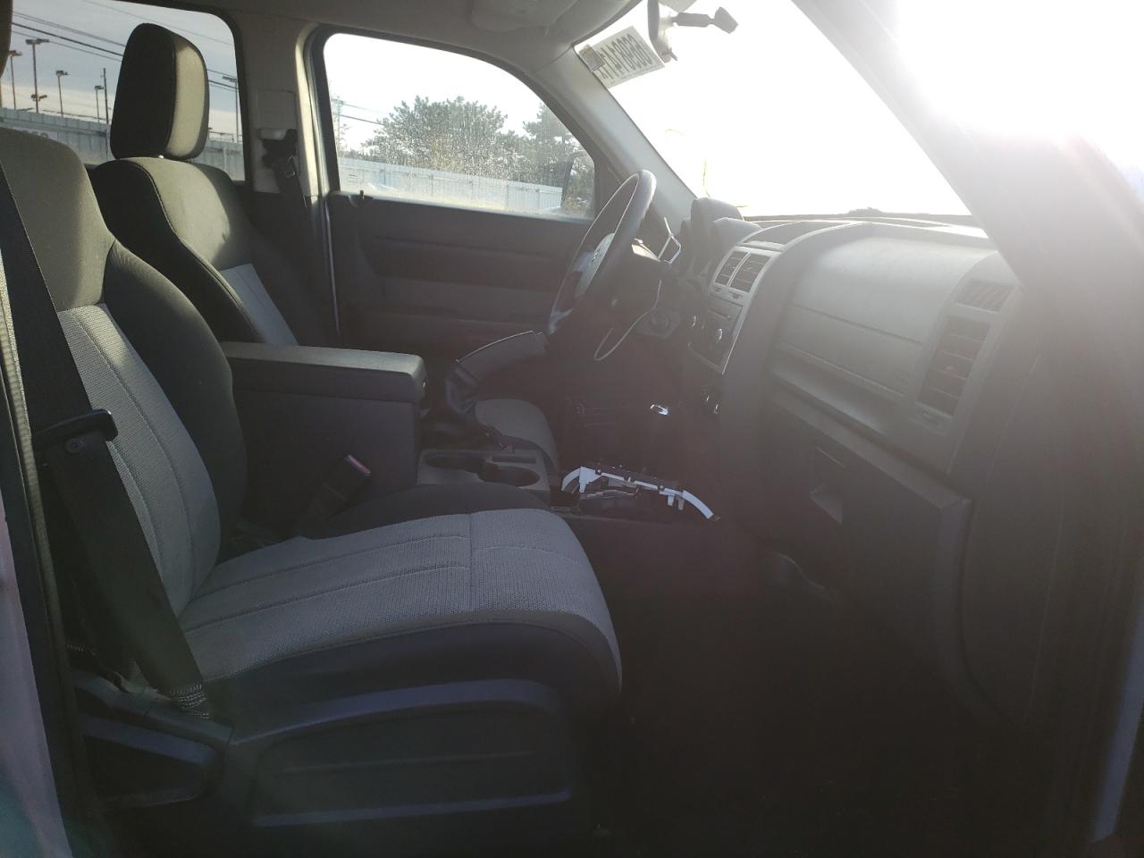 Photo 5 from auction – 2007 DODGE NITRO SXT with VIN 1D8GU28K67W720531