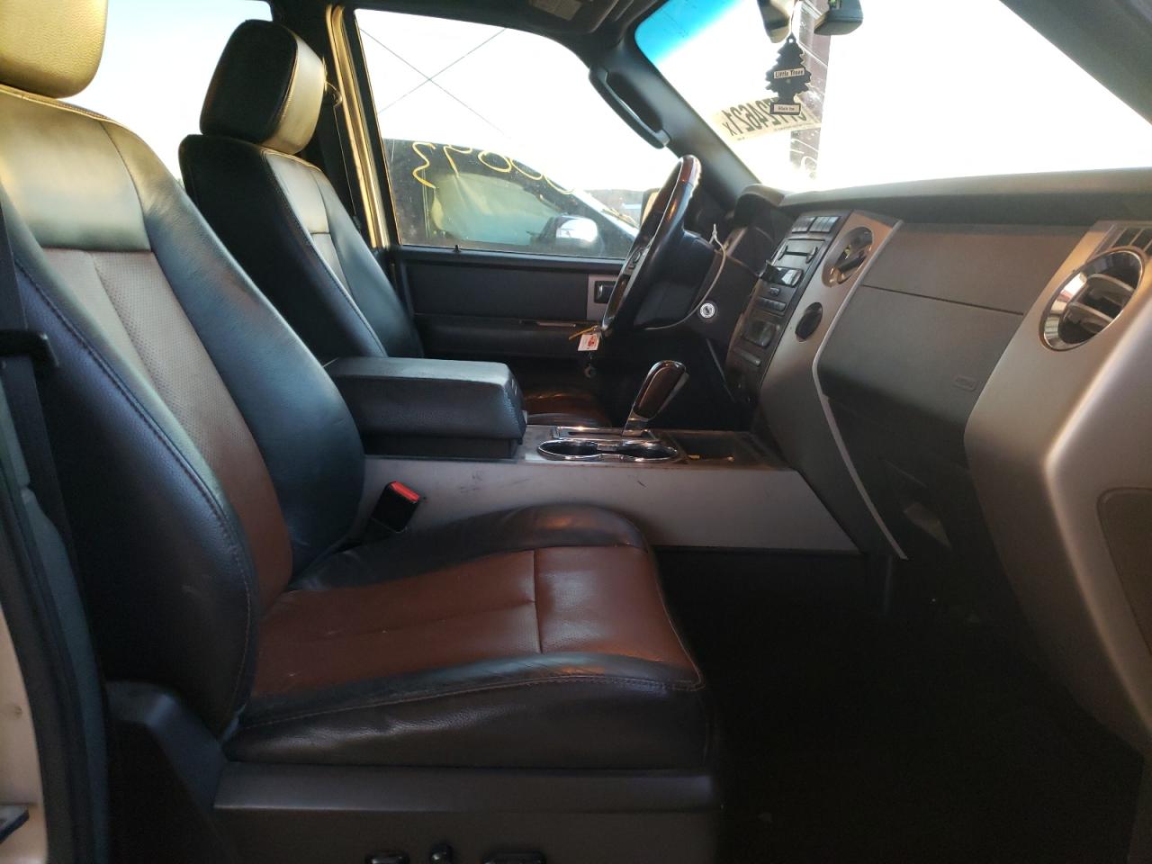 Photo 5 from auction – 2007 FORD EXPEDITION with VIN 1FMFU20557LA49513