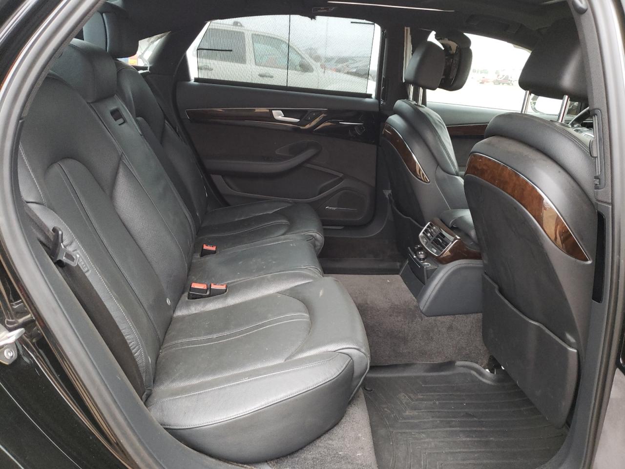 Photo 6 from auction – 2016 AUDI A8 L QUATT with VIN WAU34AFD0GN001855