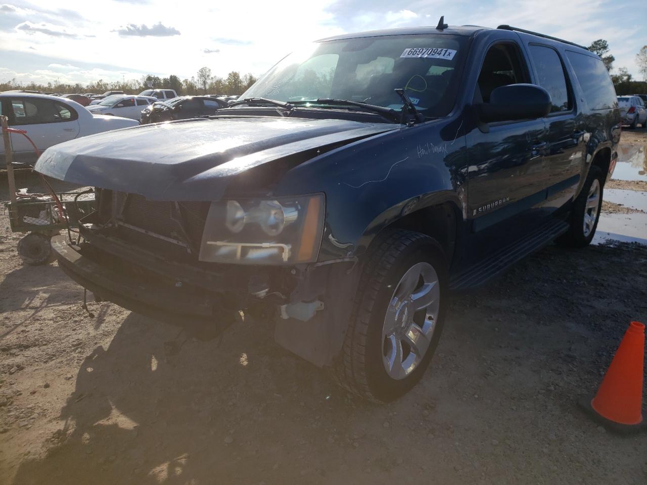Photo 2 from auction – 2007 CHEVROLET SUBURBAN C with VIN 3GNFC16097G203318