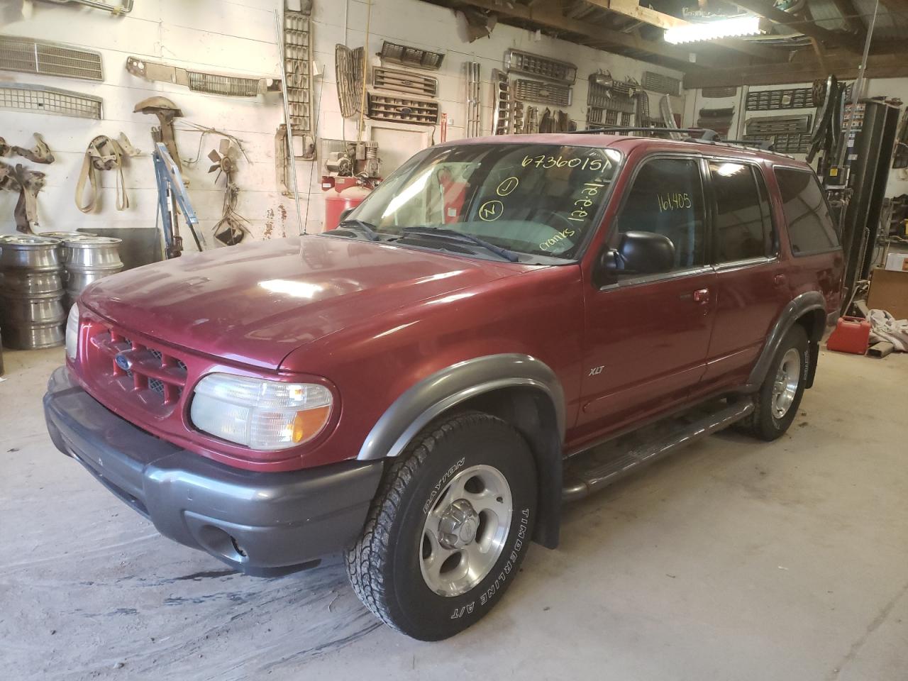 Photo 2 from auction – 2001 FORD EXPLORER with VIN 1FMZU73E61ZA24761