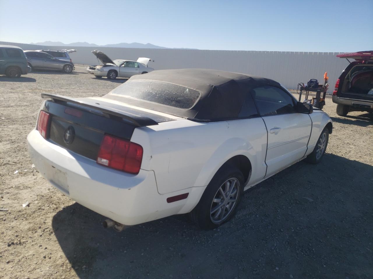 Photo 4 from auction – 2007 FORD MUSTANG with VIN 1ZVFT84N575280935