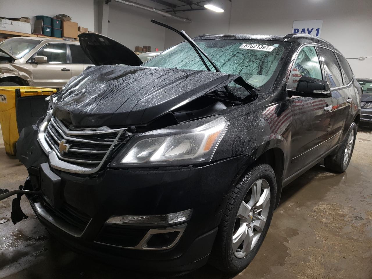Photo 2 from auction – 2017 CHEVROLET TRAVERSE L with VIN 1GNKRGKD1HJ326863