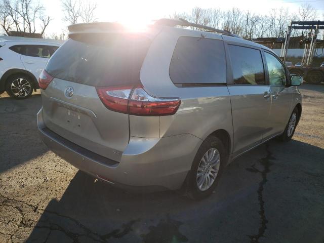 Photo 4 from auction – 2017 TOYOTA SIENNA XLE with VIN 5TDYZ3DC3HS864533