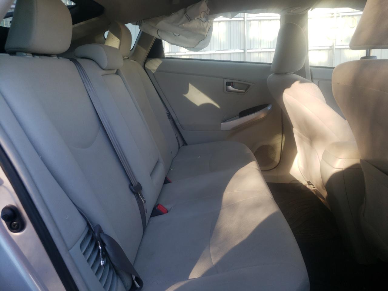 Photo 6 from auction – 2013 TOYOTA PRIUS with VIN JTDKN3DU3D5570303