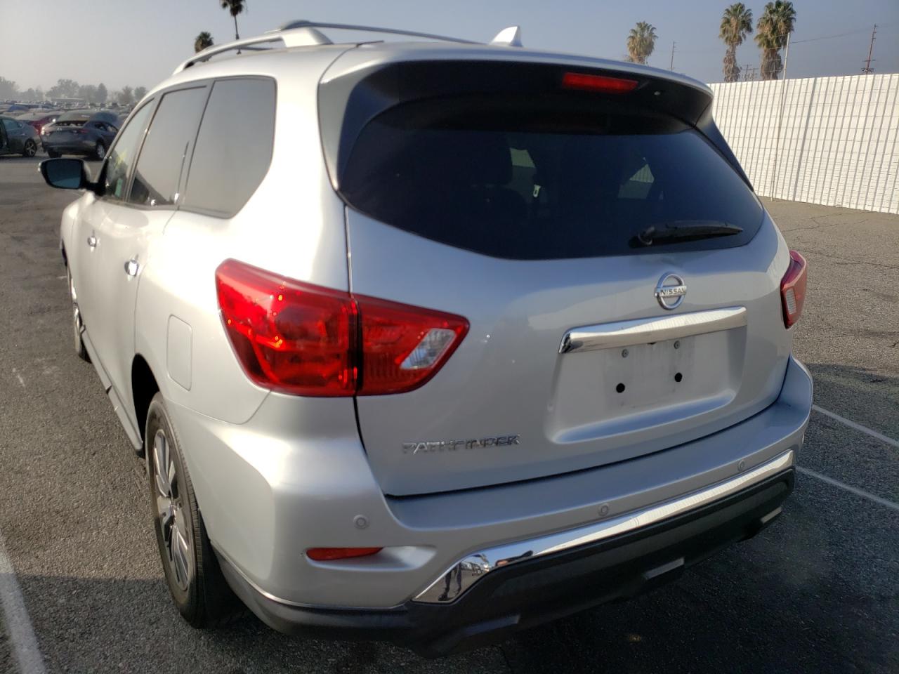 Photo 3 from auction – 2019 NISSAN PATHFINDER with VIN 5N1DR2MN1KC625495
