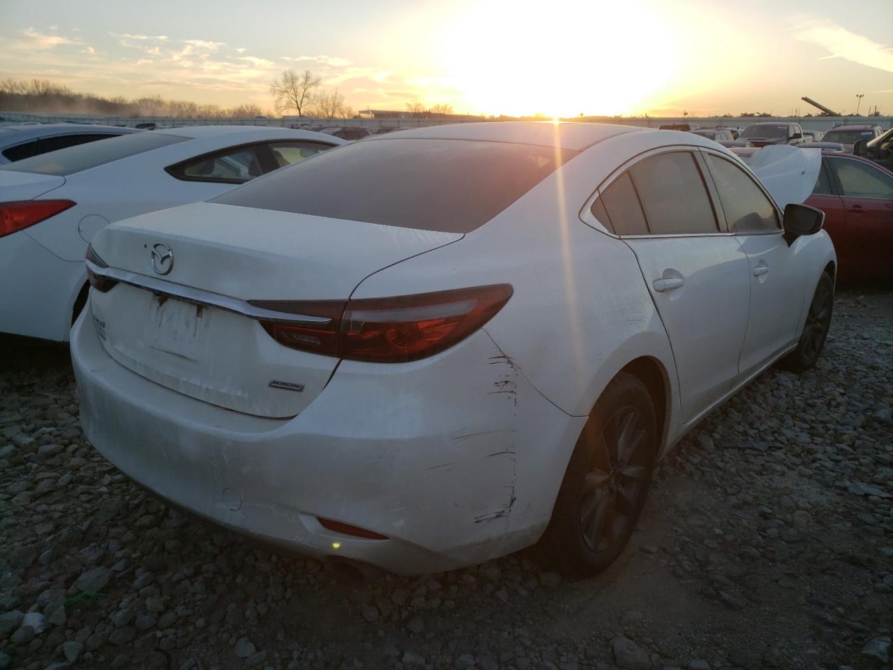 Photo 4 from auction – 2018 MAZDA 6 SPORT with VIN JM1GL1UM7J1310263