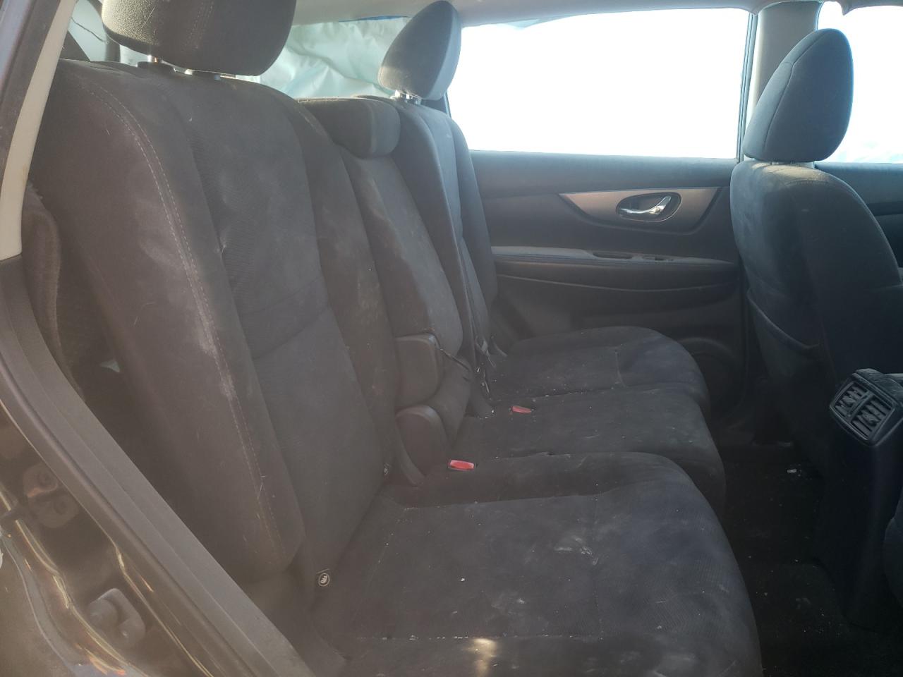 Photo 6 from auction – 2015 NISSAN ROGUE S with VIN KNMAT2MV9FP548432