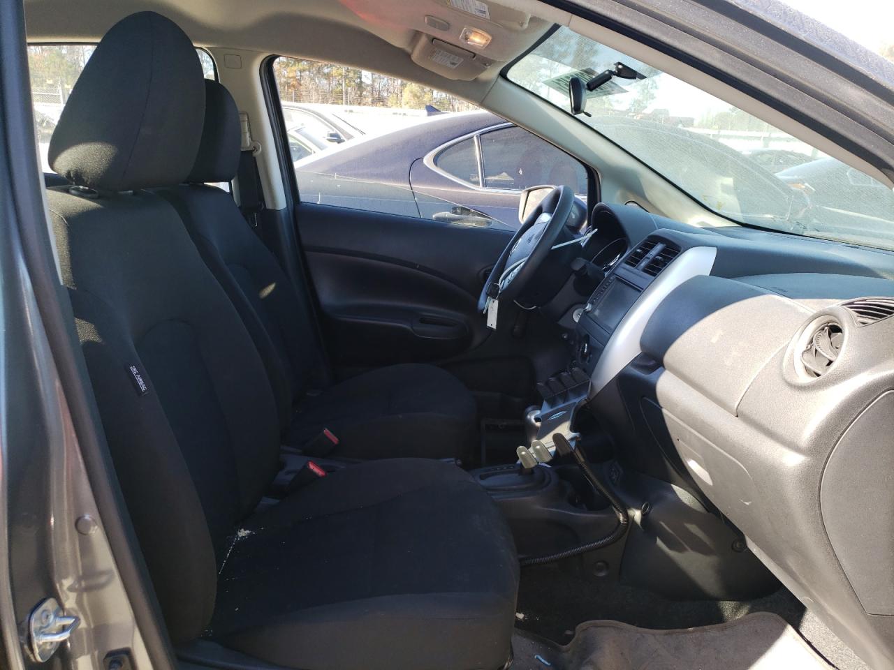Photo 5 from auction – 2018 NISSAN VERSA NOTE with VIN 3N1CE2CP7JL370968