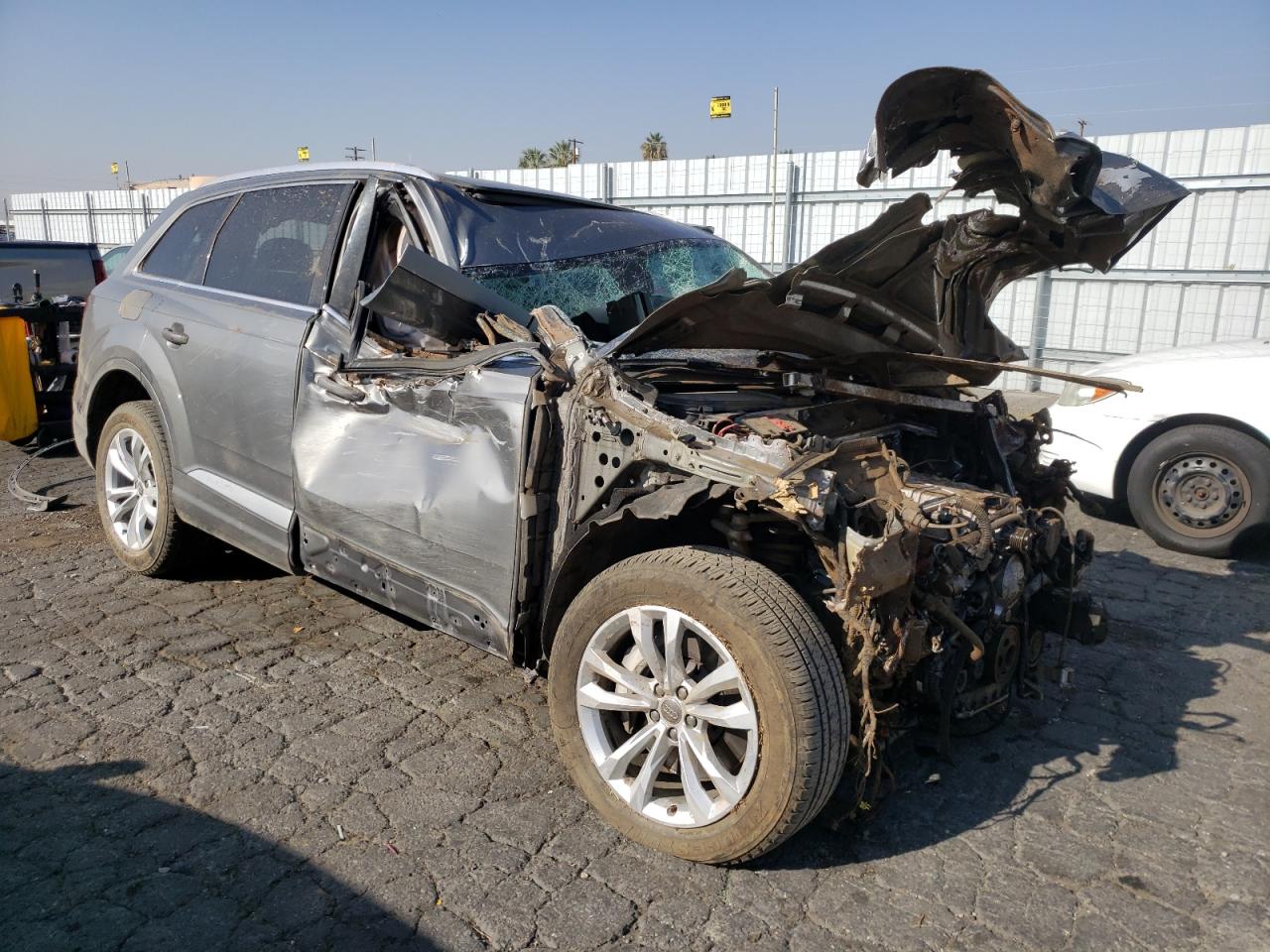 AUDI Q7 PREMIUM 2017 with VIN WA1AAAF71HD010188 - Photo from auction