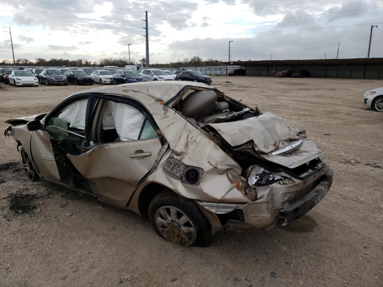 Photo 3 from auction – 2002 TOYOTA CAMRY LE with VIN 4T1BF30K82U031577