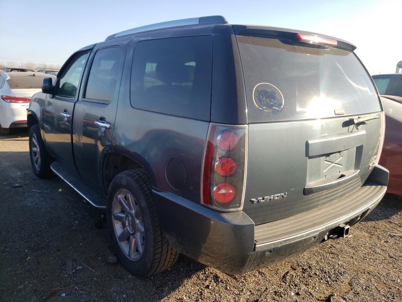 Photo 3 from auction – 2007 GMC YUKON DENA with VIN 1GKFK63807J267284