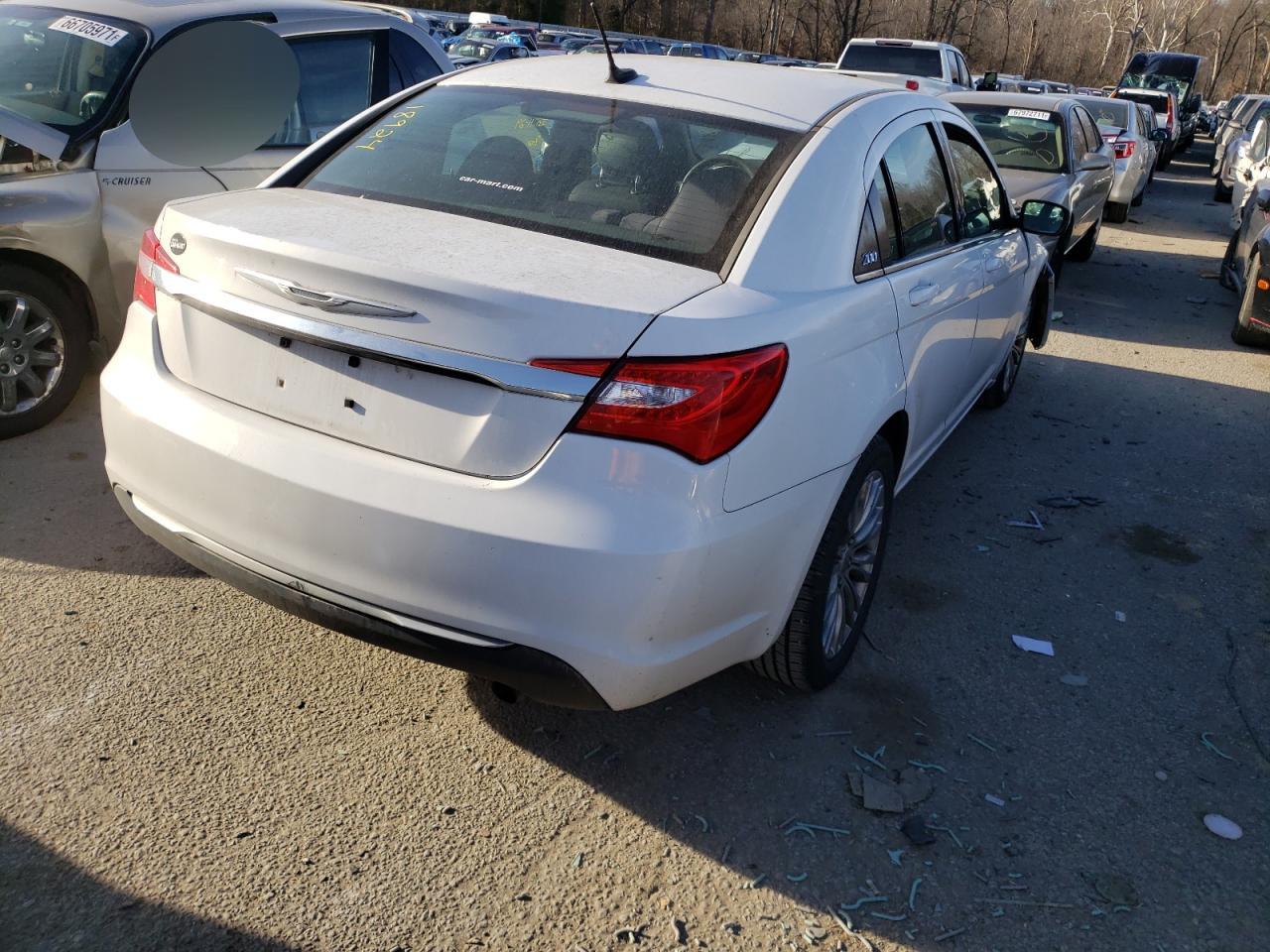 Photo 4 from auction – 2014 CHRYSLER 200 LX with VIN 1C3CCBAB4EN142656