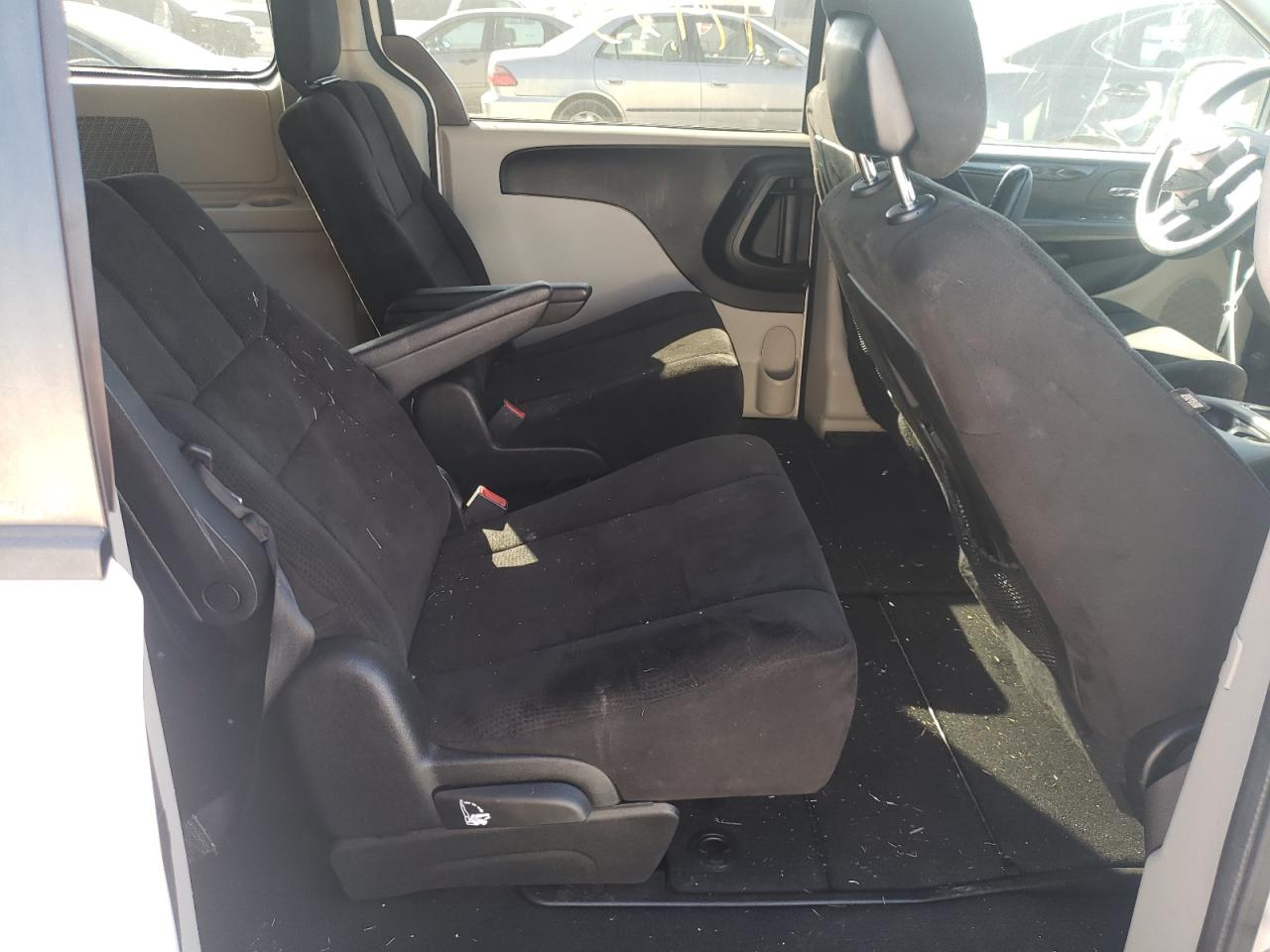 Photo 6 from auction – 2013 DODGE GRAND CARA with VIN 2C4RDGCGXDR717482