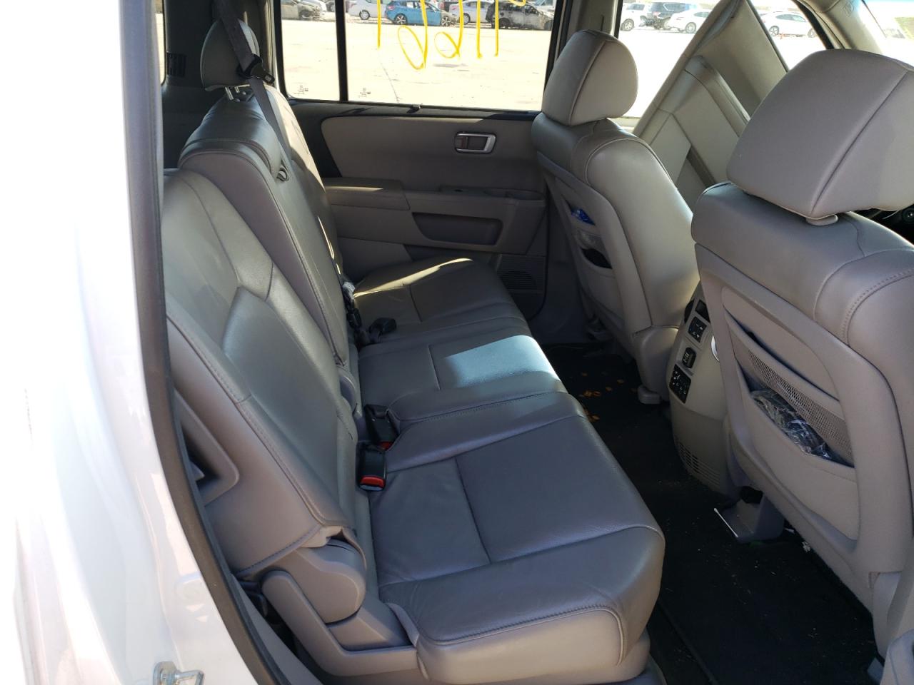 Photo 6 from auction – 2010 HONDA PILOT TOUR with VIN 5FNYF4H92AB016697