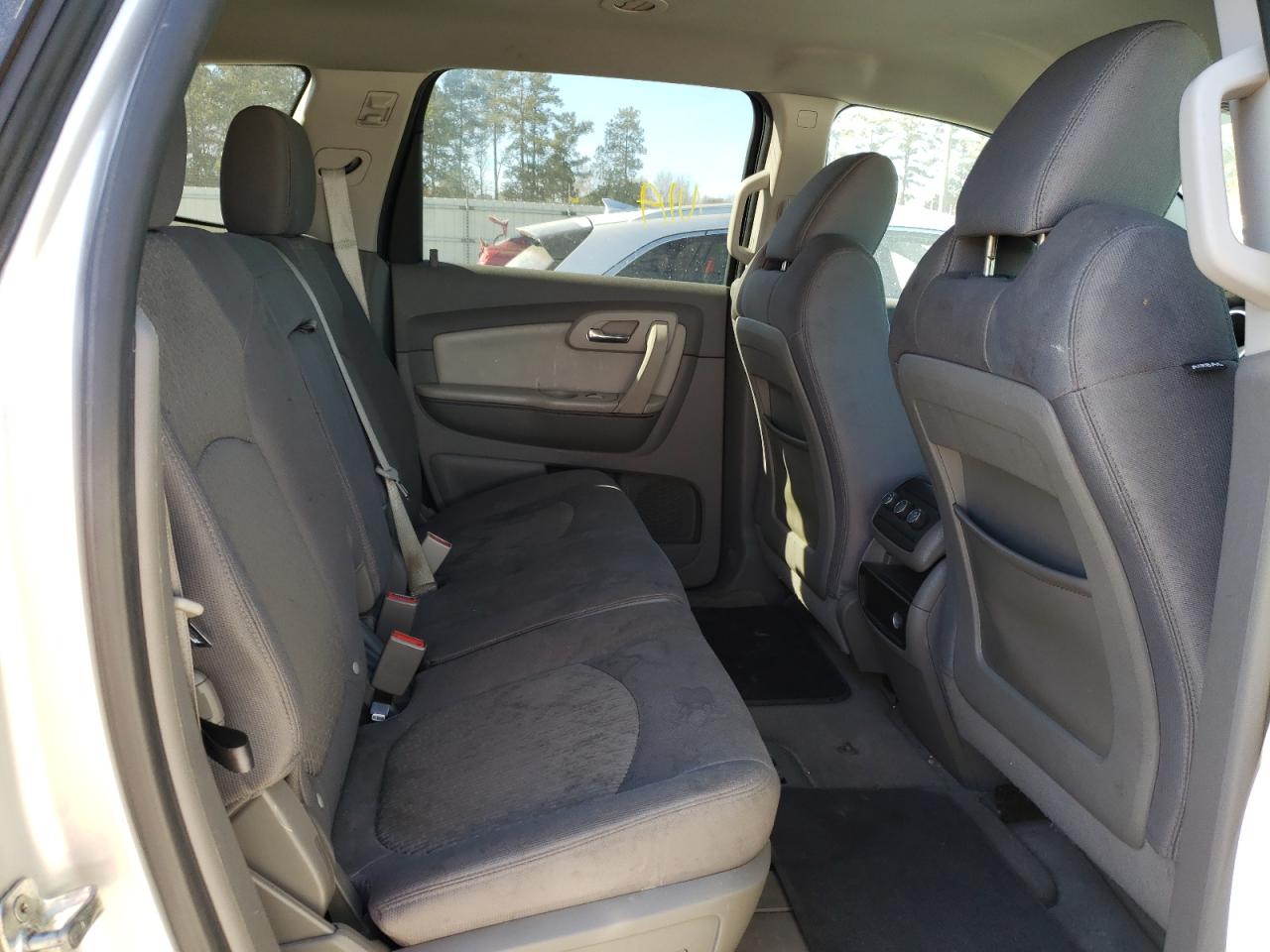 Photo 6 from auction – 2011 CHEVROLET TRAVERSE L with VIN 1GNKRGED2BJ392616