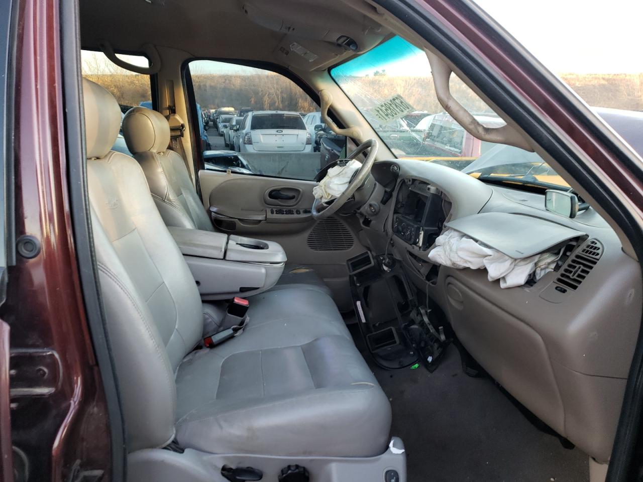 Photo 5 from auction – 2001 FORD F150 SUPER with VIN 1FTRW08L31KE44404