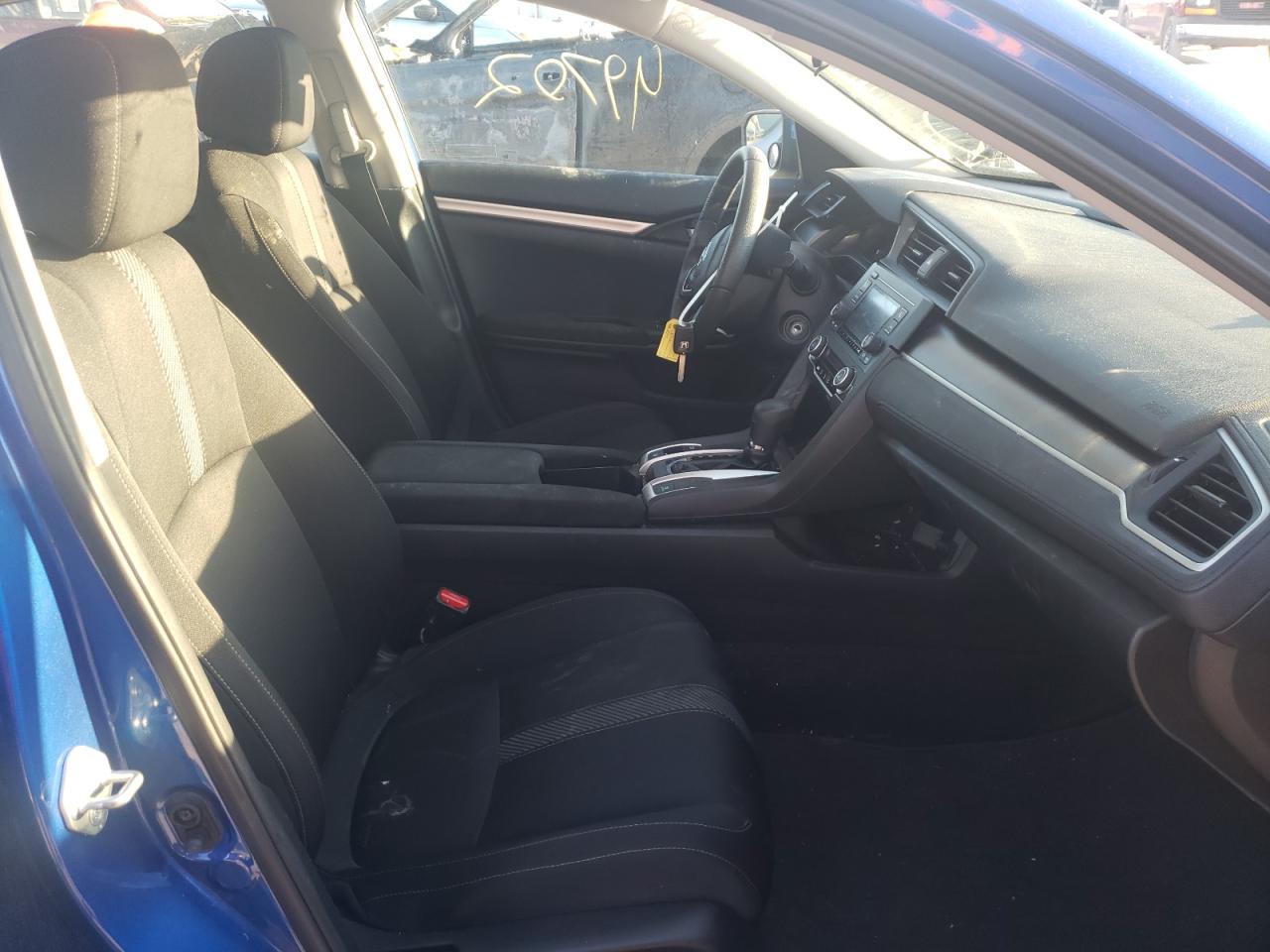 Photo 5 from auction – 2017 HONDA CIVIC LX with VIN 19XFC2F53HE069302