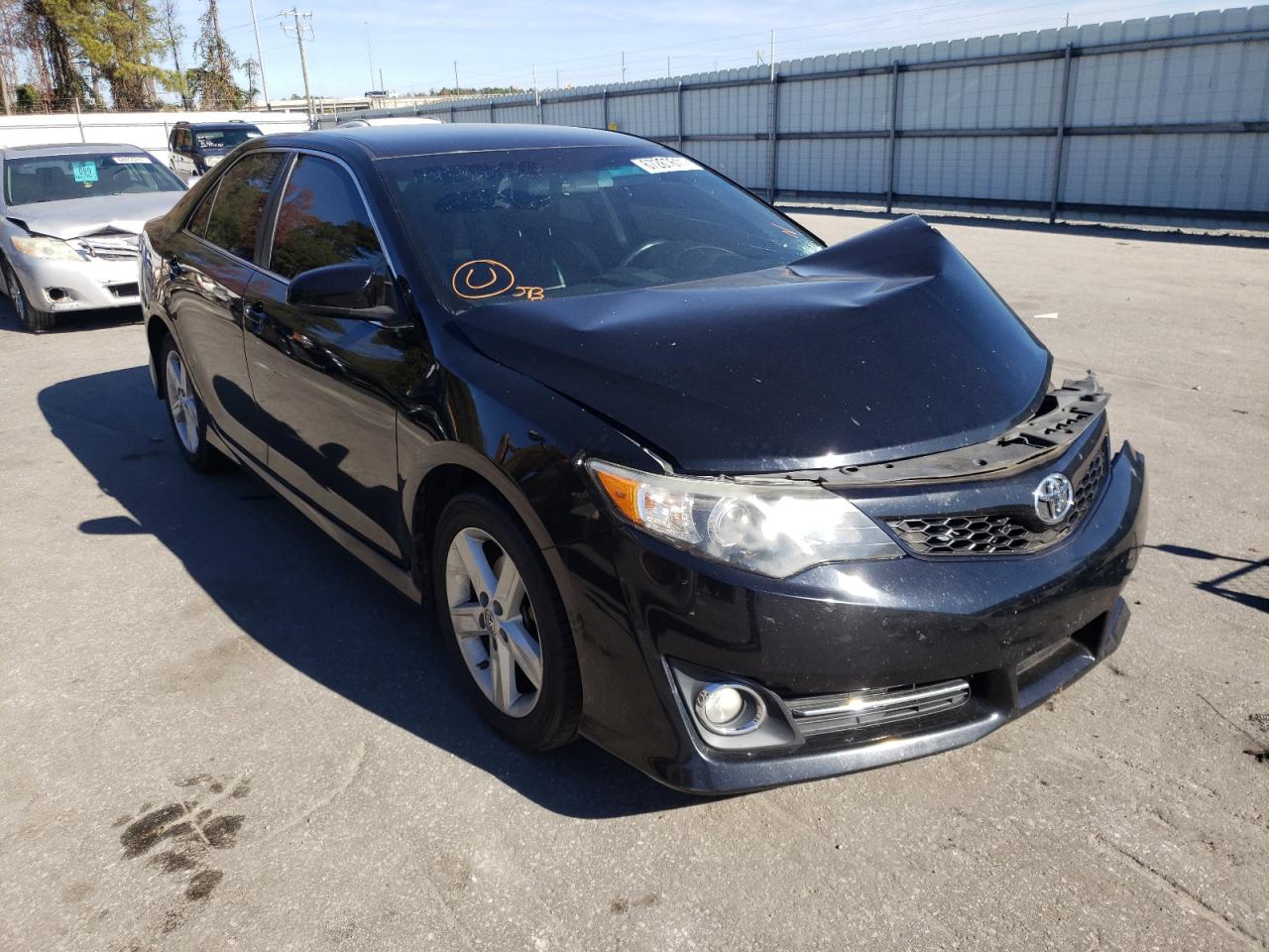 TOYOTA CAMRY L 2014 with VIN 4T1BF1FK6EU385646 - Photo from auction