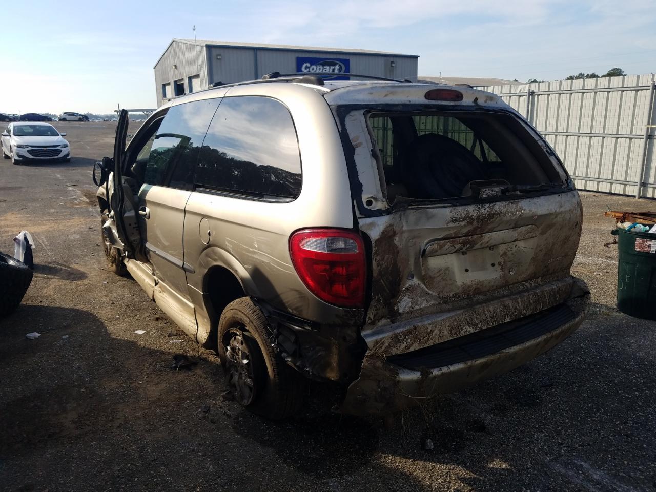 Photo 3 from auction – 2002 DODGE GRAND CARA with VIN 2B4GP44342R758287