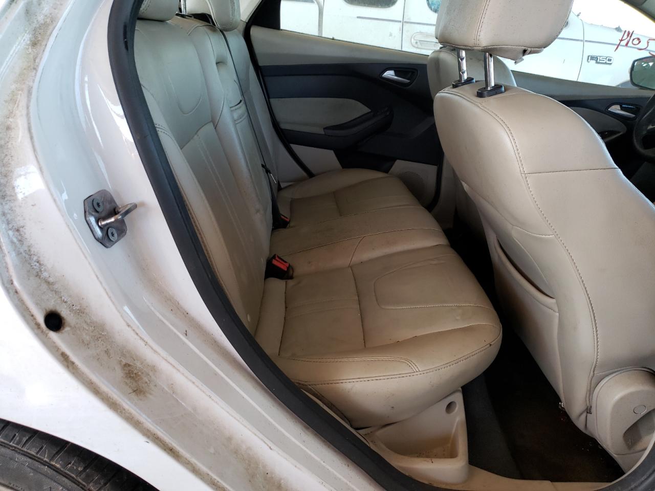 Photo 6 from auction – 2012 FORD FOCUS SEL with VIN 1FAHP3H20CL393884
