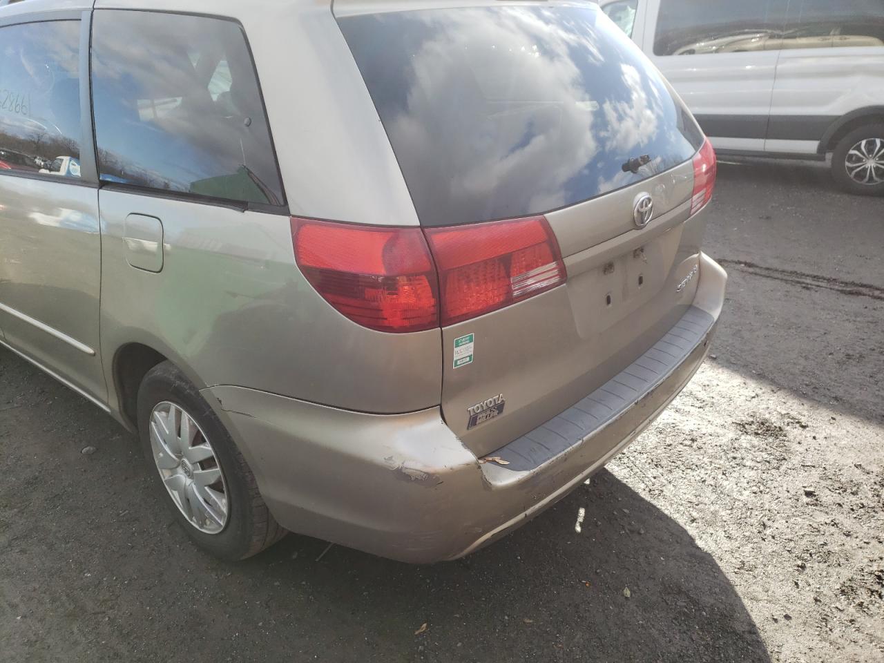 Photo 9 from auction – 2004 TOYOTA SIENNA CE with VIN 5TDZA23C14S024848