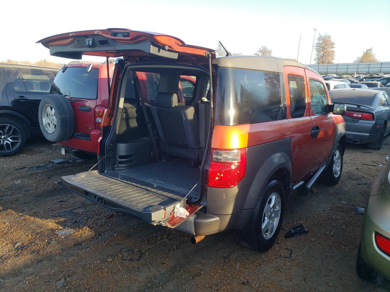 Photo 4 from auction – 2003 HONDA ELEMENT EX with VIN 5J6YH17593L011885