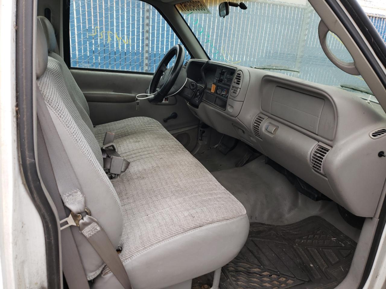 Photo 5 from auction – 1998 GMC SIERRA C15 with VIN 1GTEC14M3WZ850130